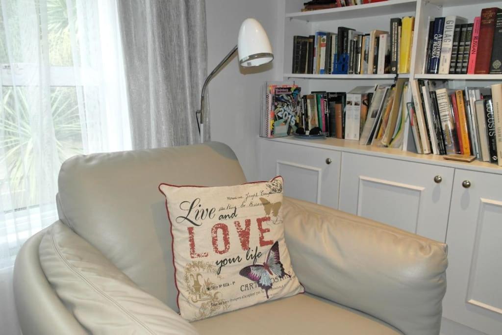 2 Bed Room Flat Near Westfield, West Лондон Экстерьер фото